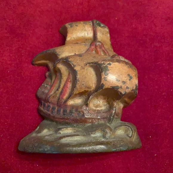 Antique CAST IRON Bookends NAUTICAL Signed and numbered Spaniard Ships - Picture 2 of 10